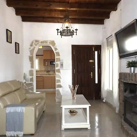 Cucazorra Rural House *