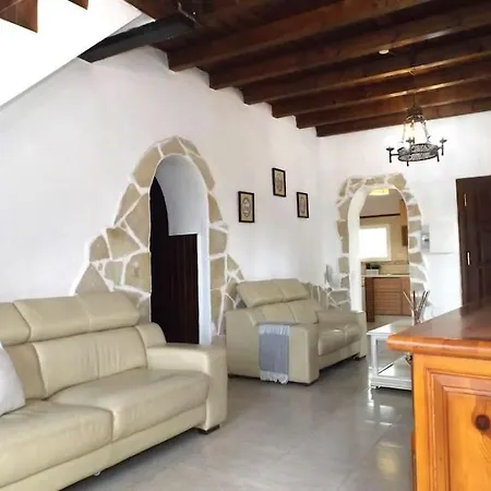 Cucazorra Rural House *